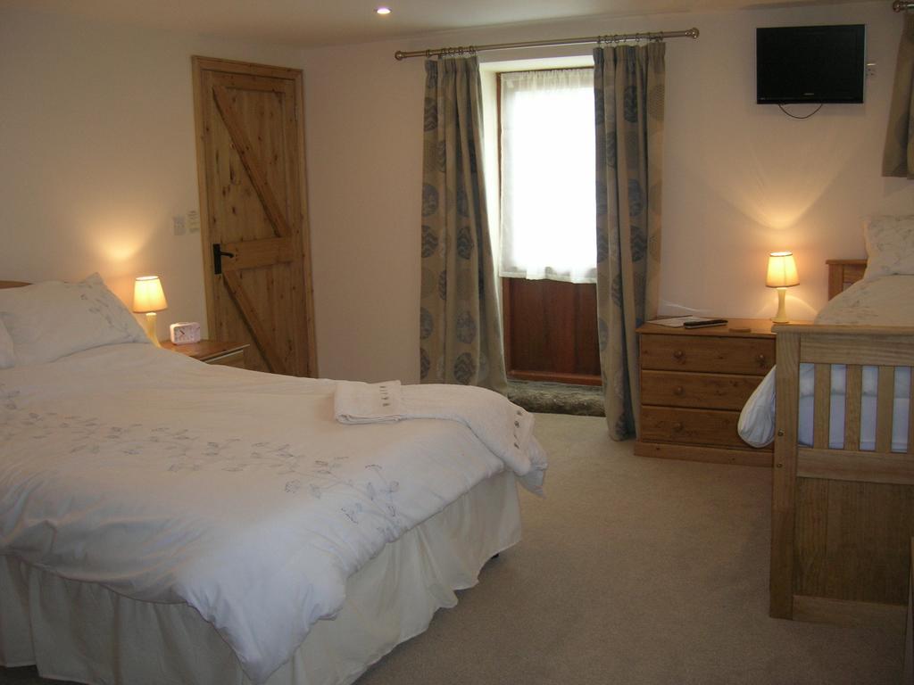 Callington Polhilsa Farm B&B 객실 사진